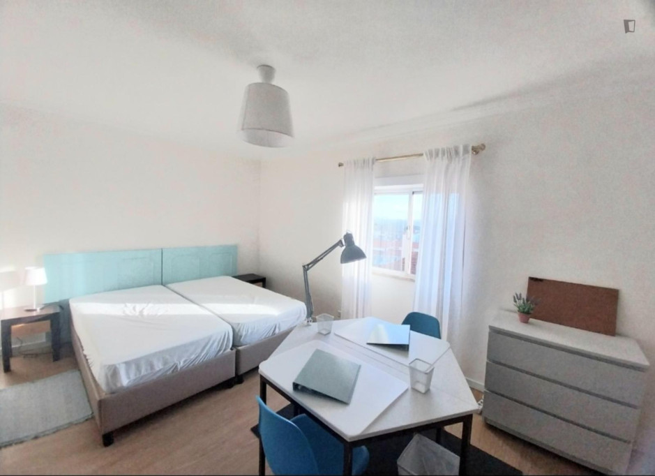 Sublime Twin Bedroom close to the UC, polos I, III, FEUC and CHUC - Coimbra - chambre - ImmoJeune