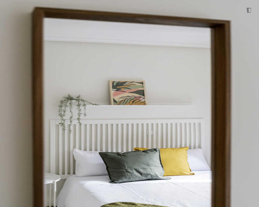 Cozy double bedroom near Islas Filipinas metro station - Madrid - chambre - ImmoJeune