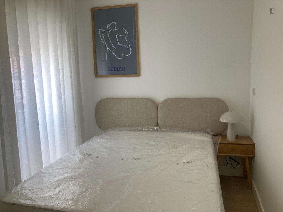 Cozy 1 Bedroom Apartment close to University of Coimbra - Coimbra - chambre - ImmoJeune