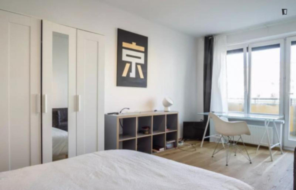 Double bedroom with a balcony, in Adlershof - Berlin - chambre - ImmoJeune