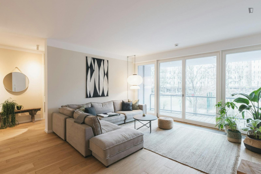 Grand 3-bedroom apartment in the Mitte district - Berlin - chambre - ImmoJeune