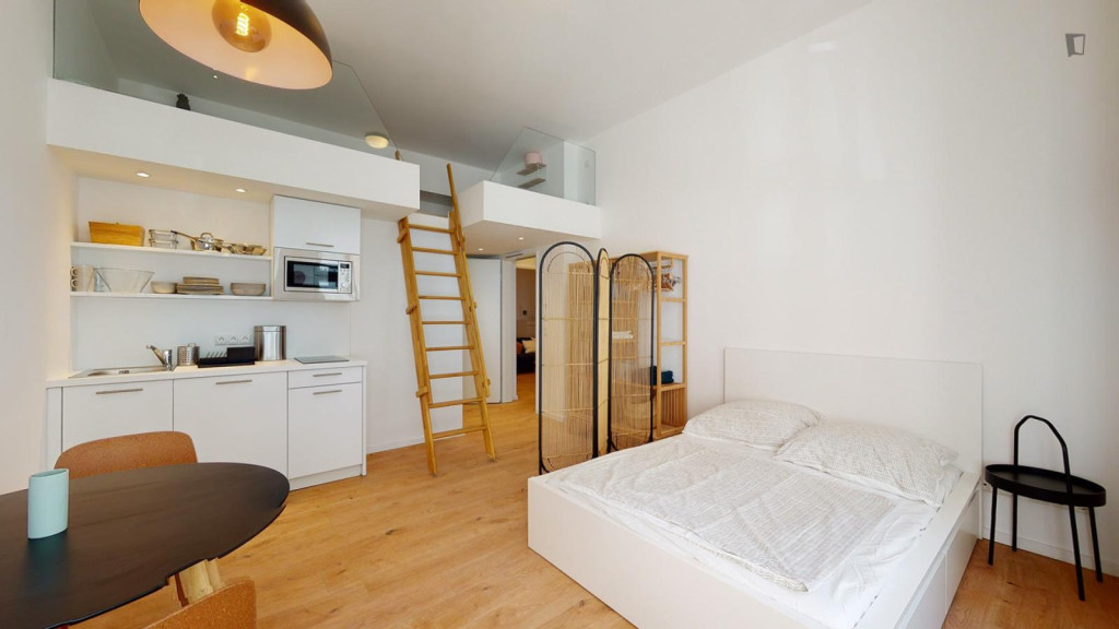 Wonderful single ensuite bedroom with kitchenette, in Prenzlauer Berg - Berlin - chambre - ImmoJeune