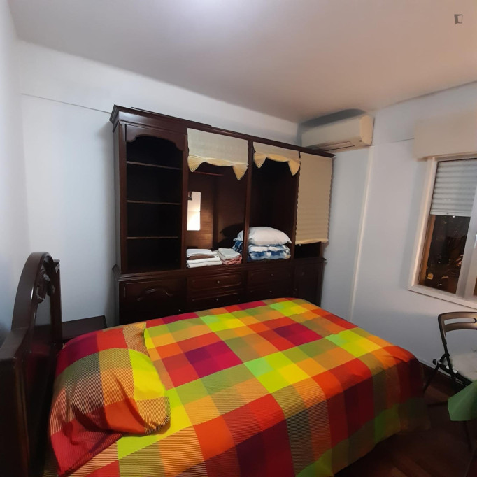 Cozy Double Bedroom close to Carnide Metro - Lisbonne - chambre - ImmoJeune