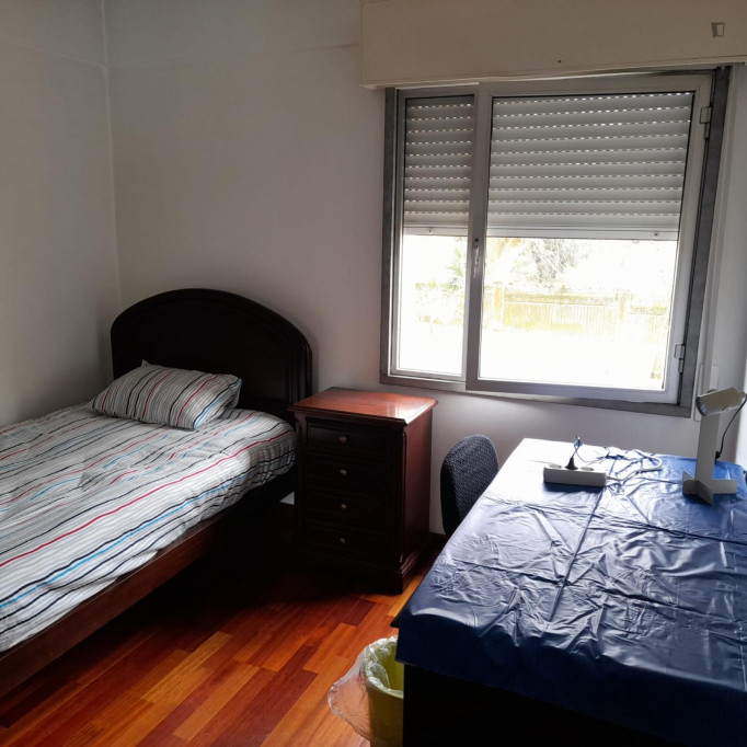 Nice Single Bedroom close to European University of Lisbon - Lisbonne - chambre - ImmoJeune