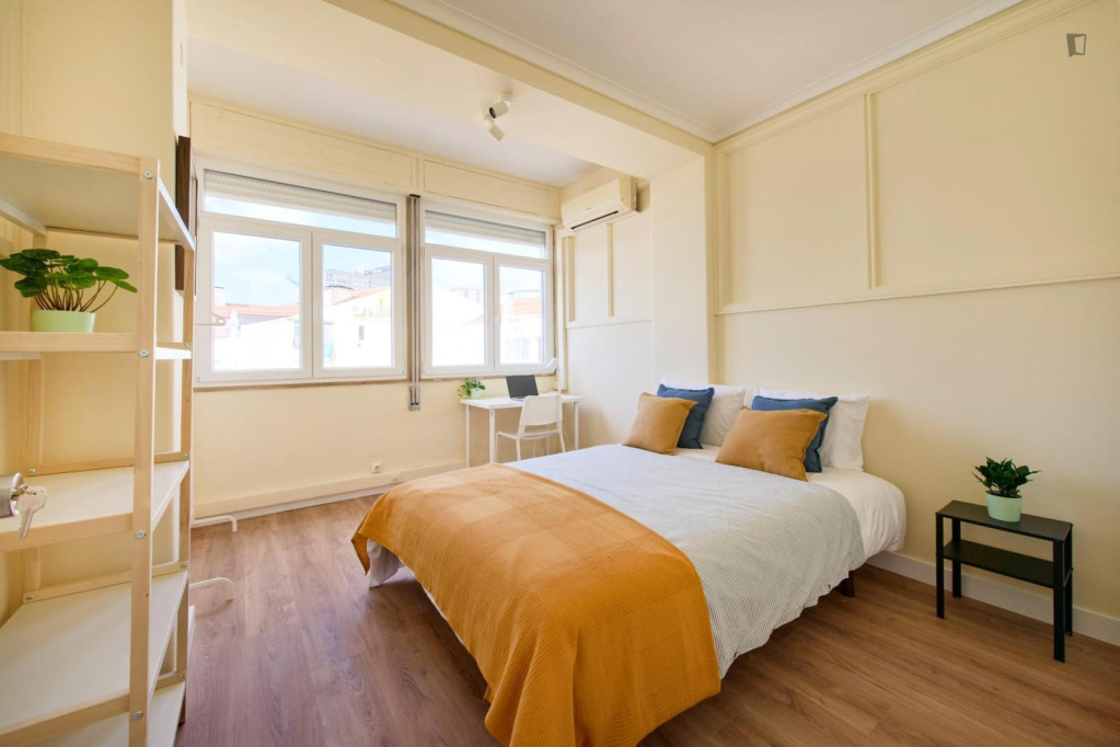 Adorable Double Bedroom close to Picoas Metro - Lisbonne - chambre - ImmoJeune