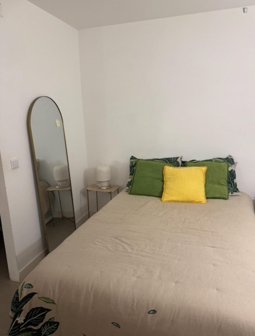 Dreamy Double Bedroom close to  Santa Apolónia Train Station - Lisbonne - chambre - ImmoJeune