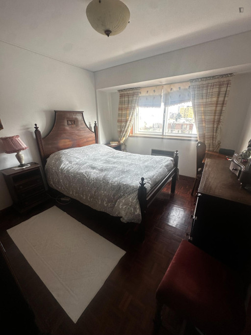 Lovely bedroom with a private bathroom - Porto - chambre - ImmoJeune