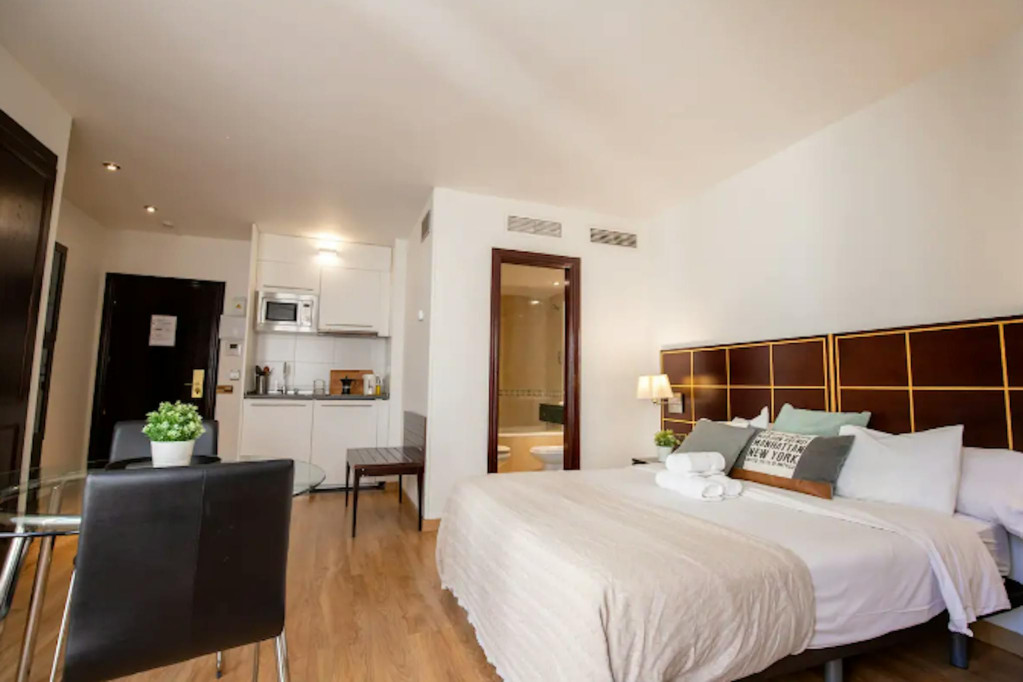 Calle de Leganitos, Madrid - Madrid - chambre - ImmoJeune