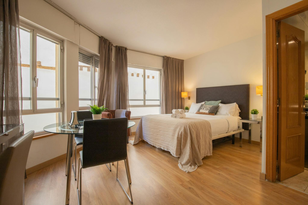 Calle de Leganitos, Madrid - Madrid - chambre - ImmoJeune