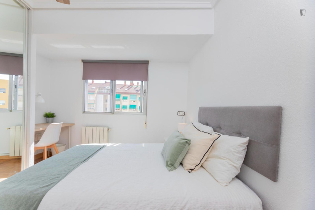 Bright double bedroom in Sant Antoni - Valence - chambre - ImmoJeune