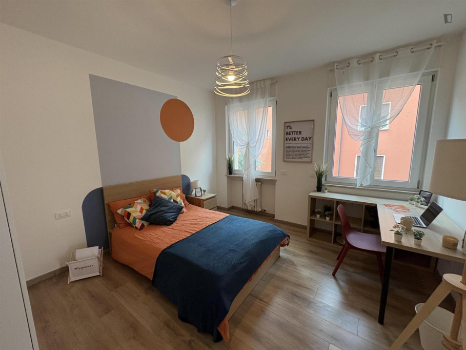 Welcoming double bedroom in Borgo Trento - Verona - chambre - ImmoJeune