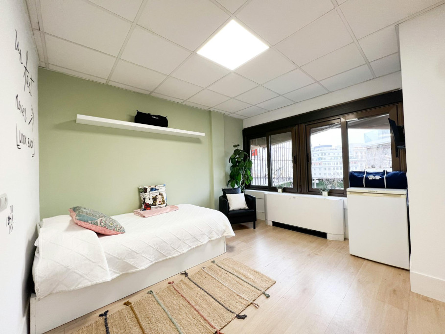Calle de San Bernardo, Madrid - Madrid - chambre - ImmoJeune