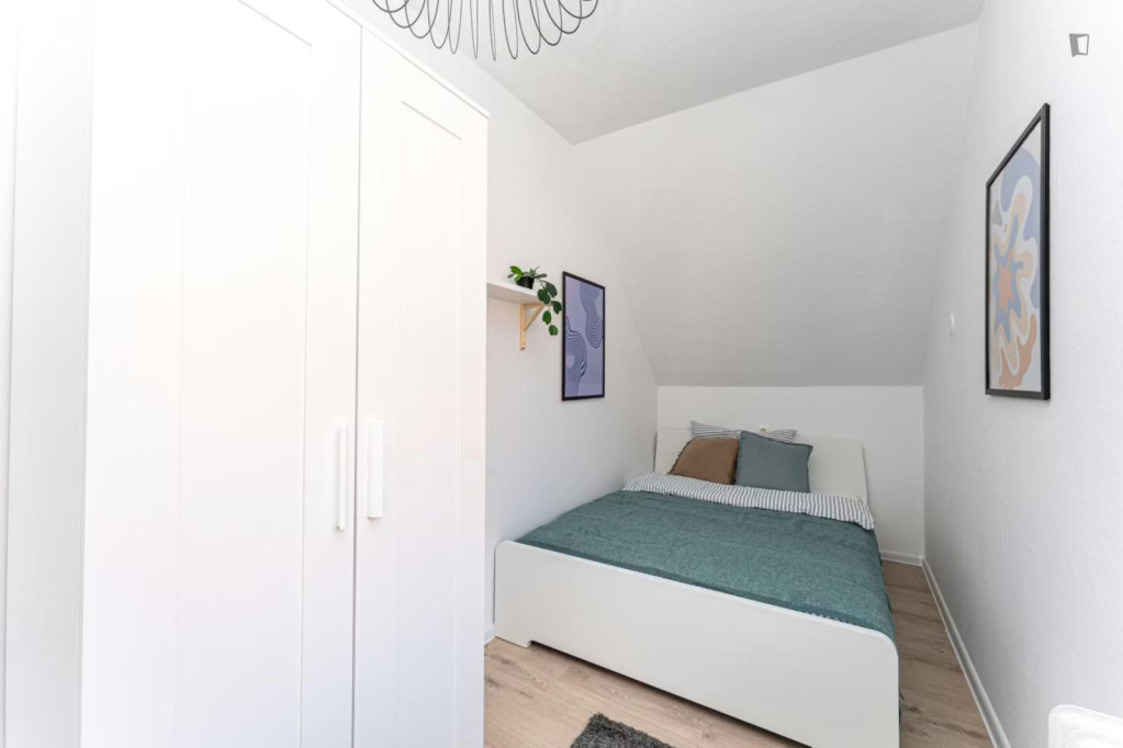Modern double bedroom in Spandau - Berlin - chambre - ImmoJeune