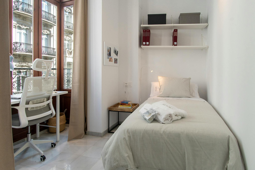 Carrer de la Pau, Valencia - Valence - chambre - ImmoJeune
