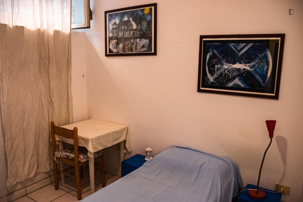 Single bedroom in 5-bedroom apartment - Rome - chambre - ImmoJeune
