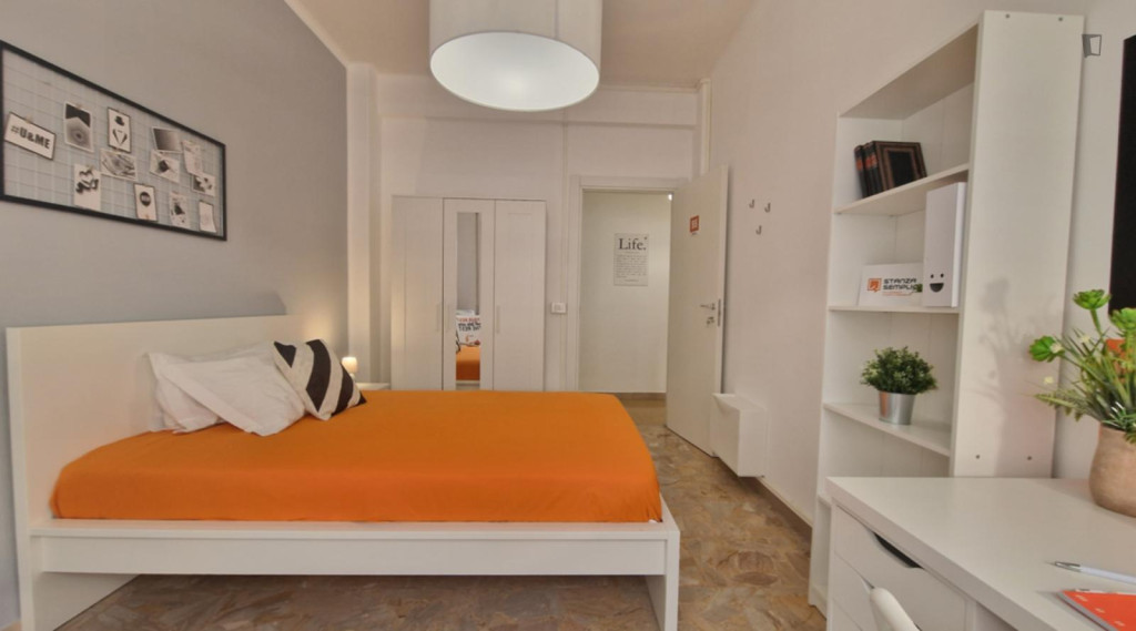 Inviting double bedroom near the Basilica S. Paolo train station - Rome - chambre - ImmoJeune
