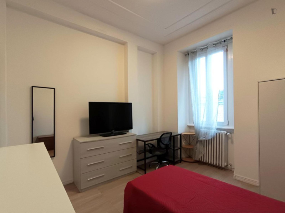 Cozy single bedroom well connected to the city center - Bergamo - chambre - ImmoJeune