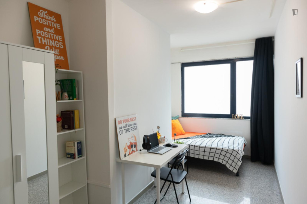 Bright single bedroom in the centre of Cagliari - Cagliari - chambre - ImmoJeune