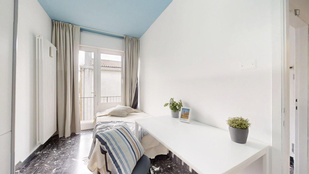 Luminous single bedroom with a balcony, in Padua - Padova - chambre - ImmoJeune