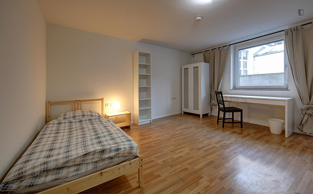 Elegant single bedroom near Wilhelma park - Stuttgart - chambre - ImmoJeune