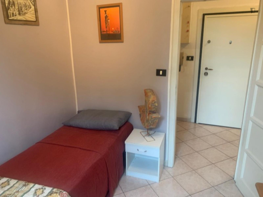 Cozy single bedroom well connected to the city center - Bologne - chambre - ImmoJeune