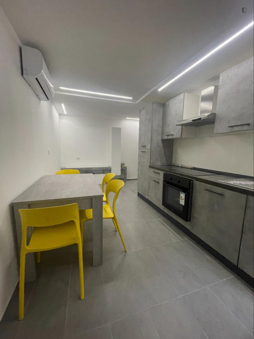 1-bedroom apartment, with outdoor area - Bari - chambre - ImmoJeune