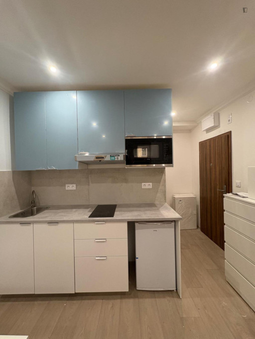 Lovely studio near Kačerov train station - Prague - chambre - ImmoJeune