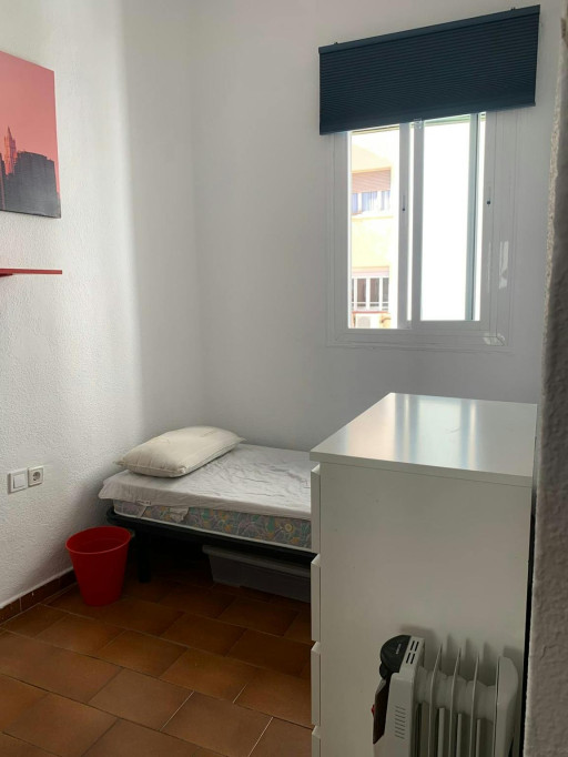 Calle de Fernández de los Ríos, Madrid - Madrid - chambre - ImmoJeune