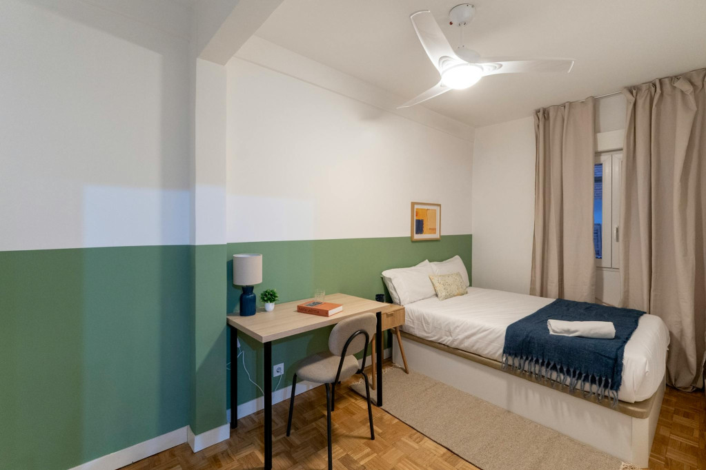 Avenida de la Ciudad de Barcelona, Madrid - Madrid - chambre - ImmoJeune
