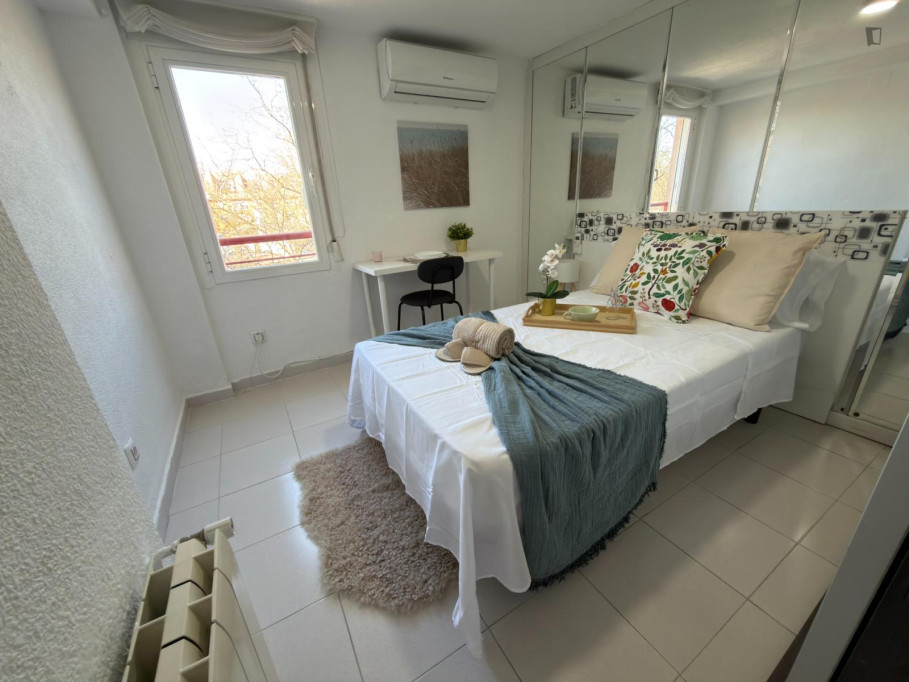 Appealing single bedroom near Facultad de Óptica y Optometría - Madrid - chambre - ImmoJeune