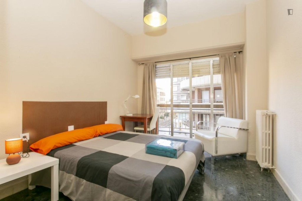 Comfy double bedroom in Sant Francesc - Valence - chambre - ImmoJeune