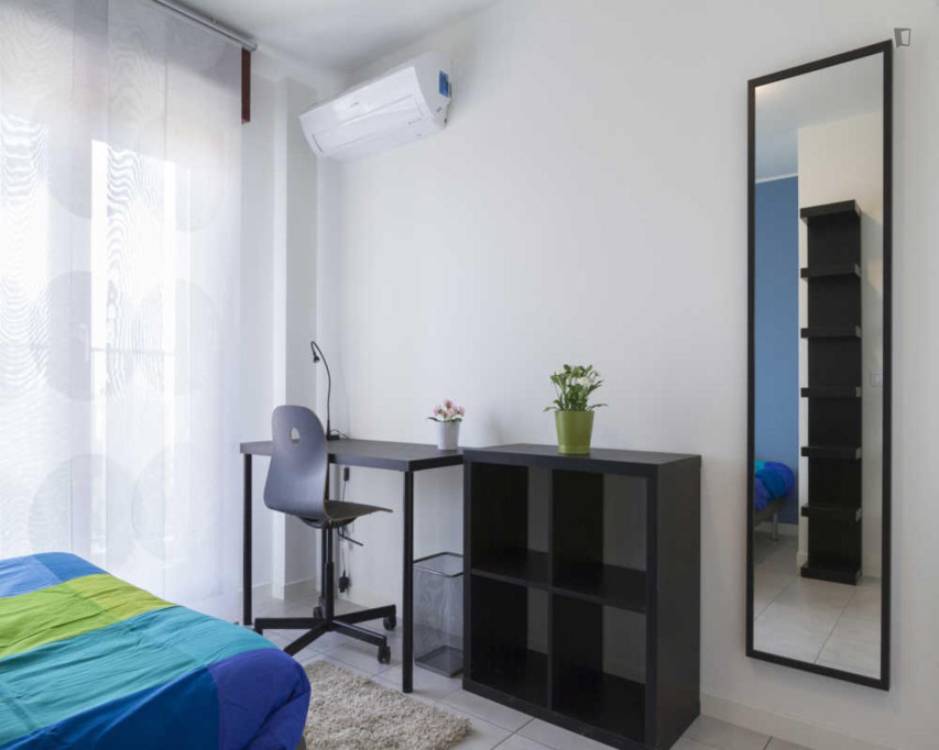 Very lovely double bedroom in Lorenteggio - Milan - chambre - ImmoJeune
