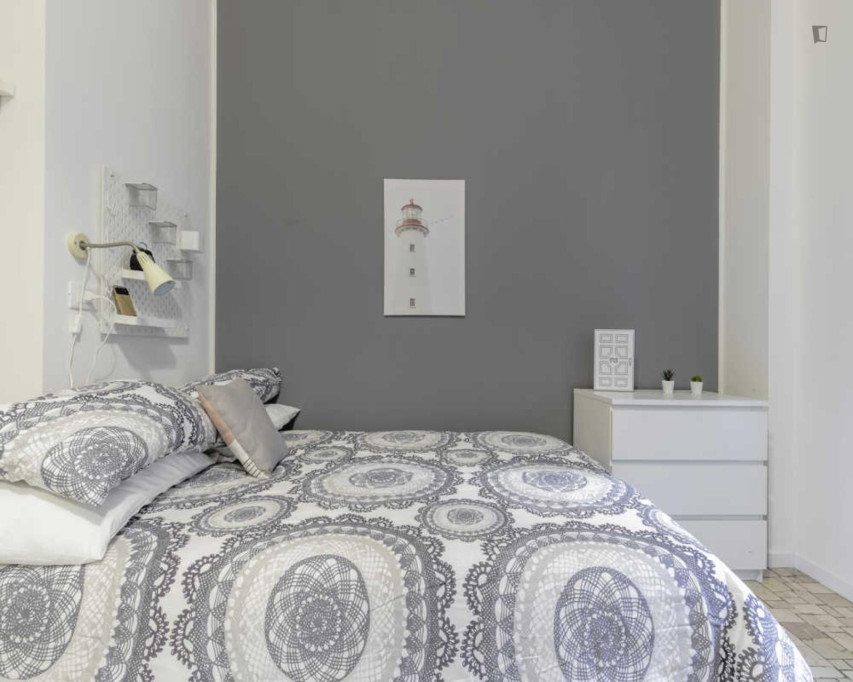 Nice double bedroom near near Cenisio metro station - Milan - chambre - ImmoJeune