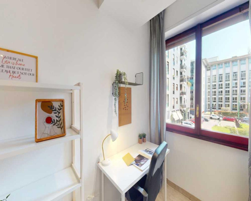Comfy double bedroom close to Stazione Centrale - Milan - chambre - ImmoJeune