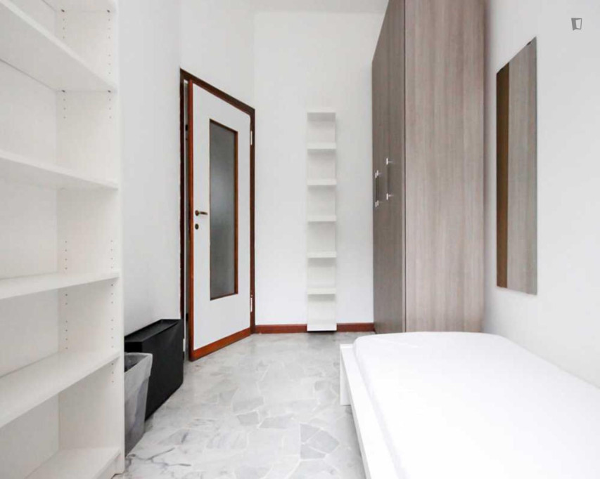 Nice single bedroom close to Gelsomini metro station - Milan - chambre - ImmoJeune