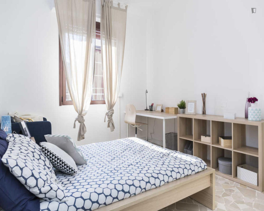 Modern double bedroom in Lorenteggio - Milan - chambre - ImmoJeune