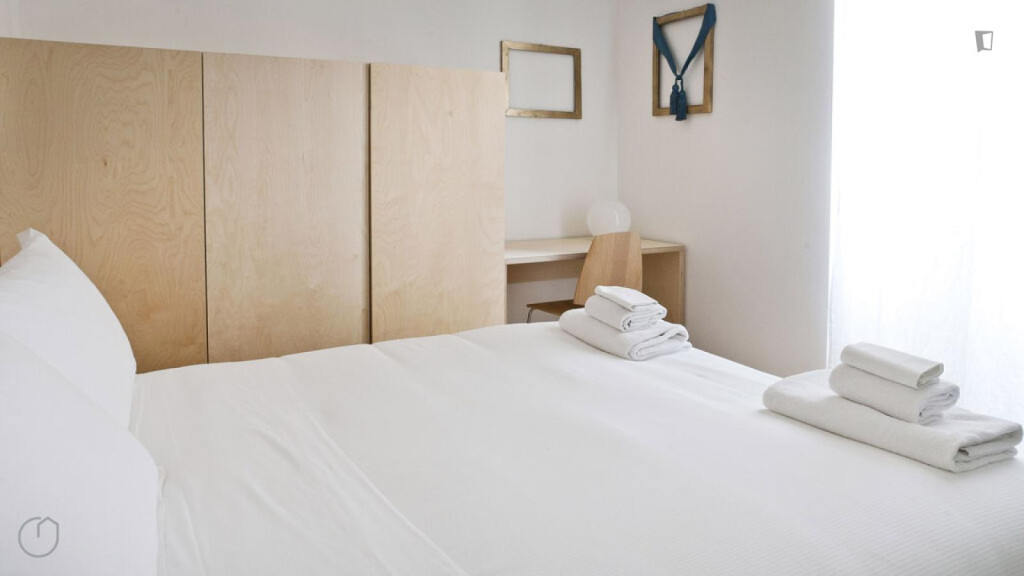 Very neat 1-bedroom apartment in the Central Station area - Milan - chambre - ImmoJeune