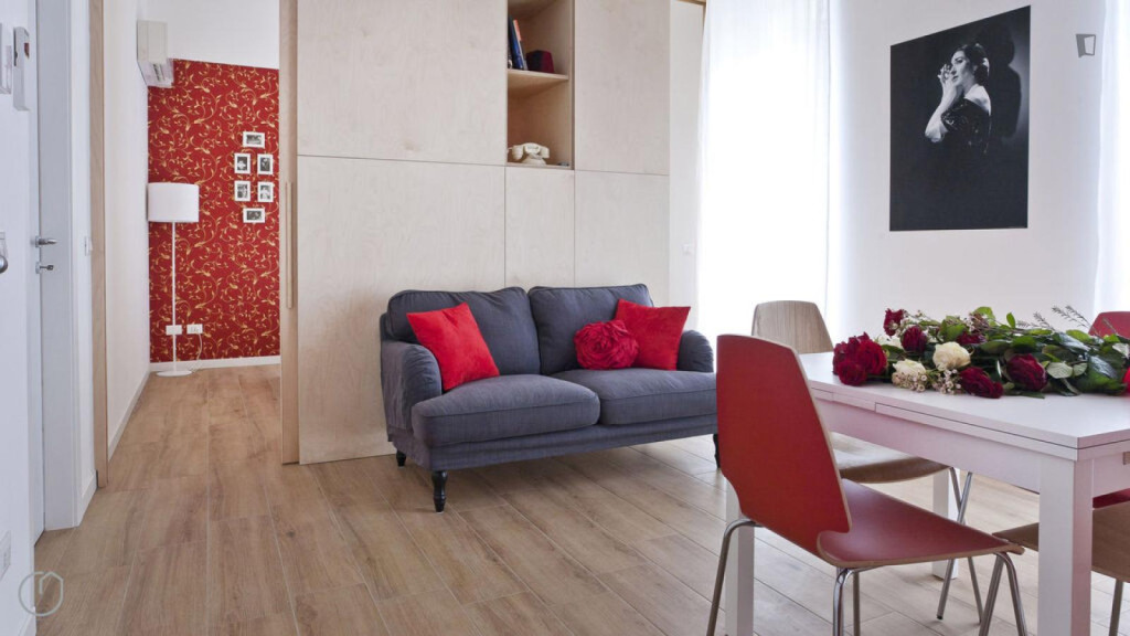 Very bright 2-bedroom apartment in the Central Station area - Milan - chambre - ImmoJeune