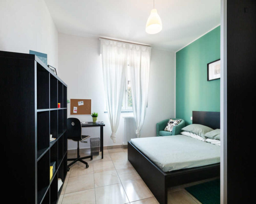 Snug Double Bedroom in the Affori Ward - Milan - chambre - ImmoJeune