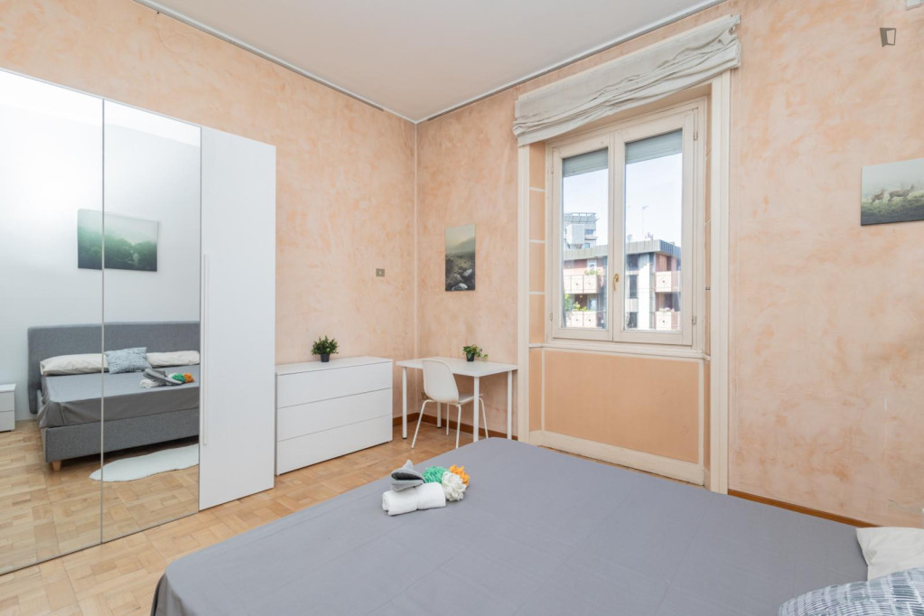 Pleasing double bedroom in the Loreto area - Milan - chambre - ImmoJeune