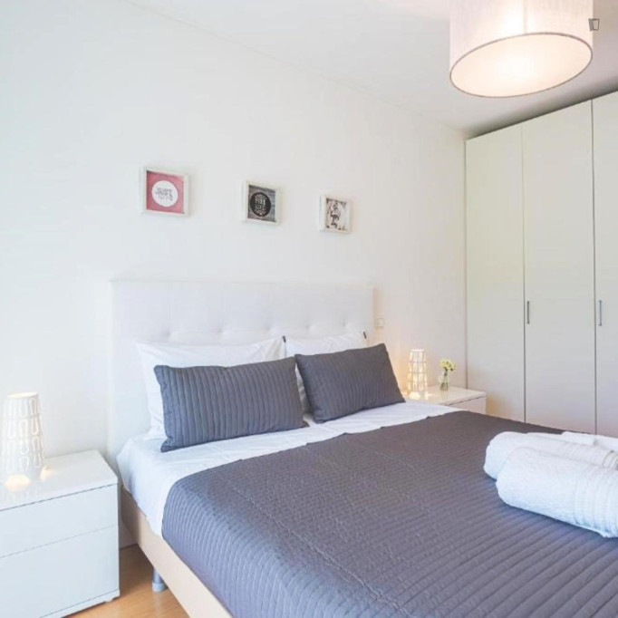 Modern Double Bedroom close to Bamboo & Coconut Park - Braga - chambre - ImmoJeune