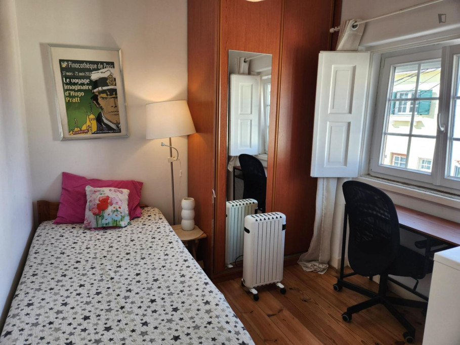 Bright Single Bedroom close to NOVA University - Lisbonne - chambre - ImmoJeune