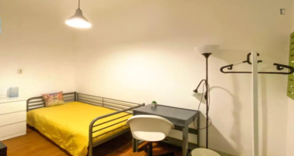 Lovely bedroom near Arroios metro station - Lisbonne - chambre - ImmoJeune
