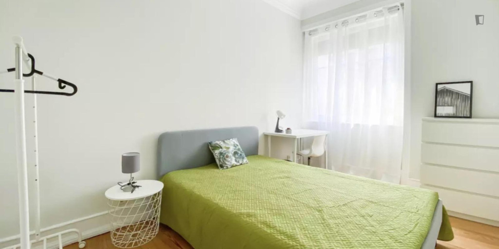 Charming bedroom near São Sebastião metro station - Lisbonne - chambre - ImmoJeune