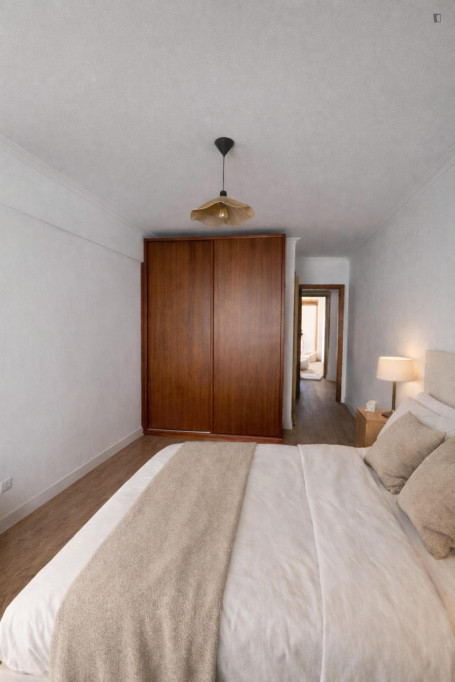 Amazing Double Bedroom close to Queluz - Belas Train Station - Lisbonne - chambre - ImmoJeune