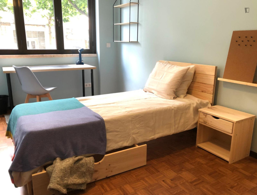 Lovely bedroom near Sete Rios train station - Lisbonne - chambre - ImmoJeune
