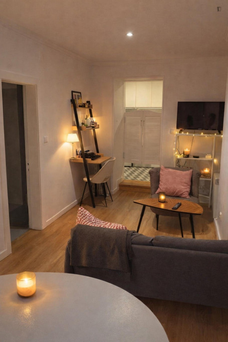 Pleasant one-bedroom apartment near Mercado dos Sapadores - Lisbonne - chambre - ImmoJeune