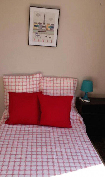 Charming double bedroom in the accessible Rascanya district - Valence - chambre - ImmoJeune