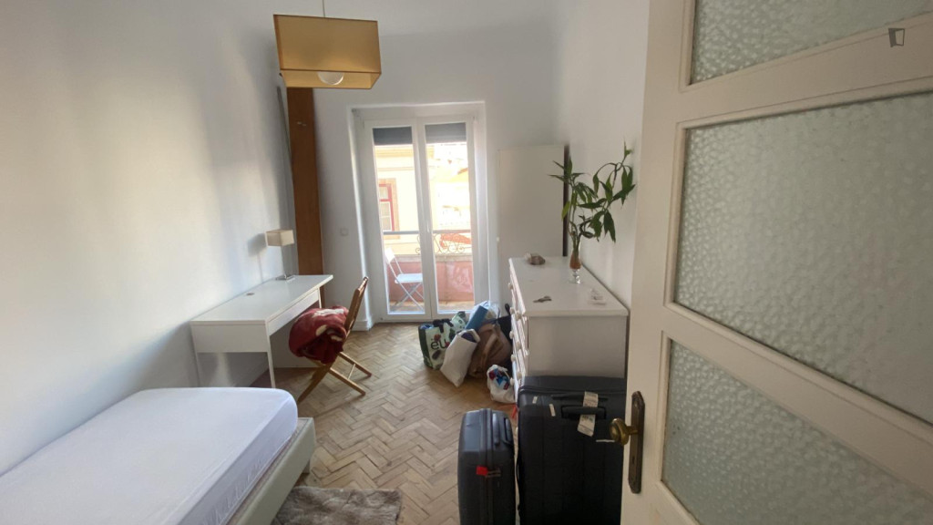 Comfy Single Bedroom close to School of Agriculture University of Lisbon - Lisbonne - chambre - ImmoJeune
