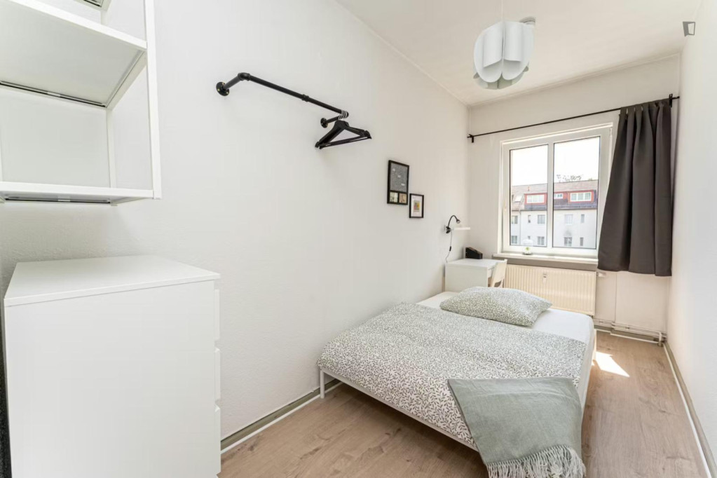 Welcoming double bedroom in Adlershof - Berlin - chambre - ImmoJeune